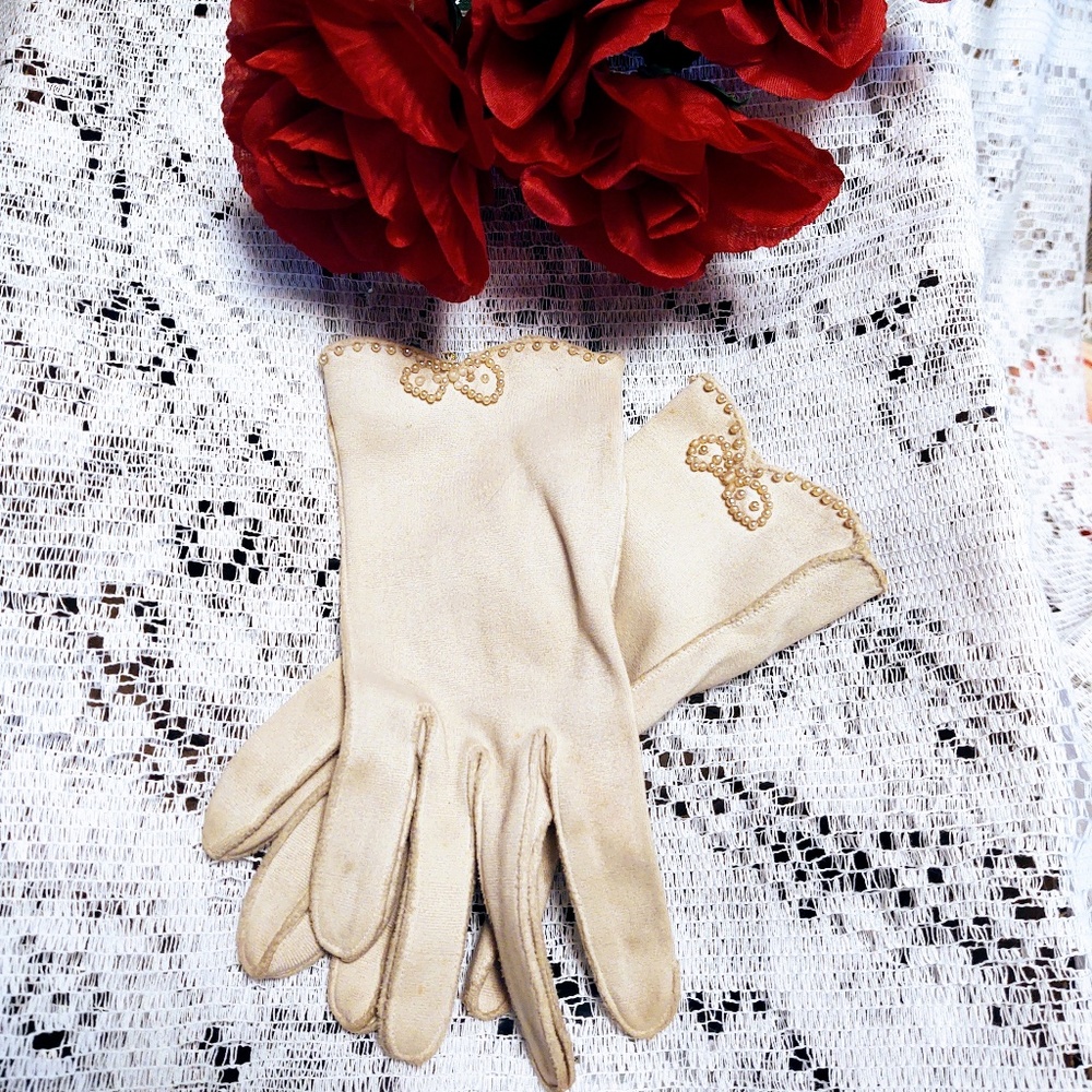 LADIES VINTAGE CREAM PEARL BEADED LADIES GLOVES DOUBLE WOVEN COTTON JAPAN 7 1/2